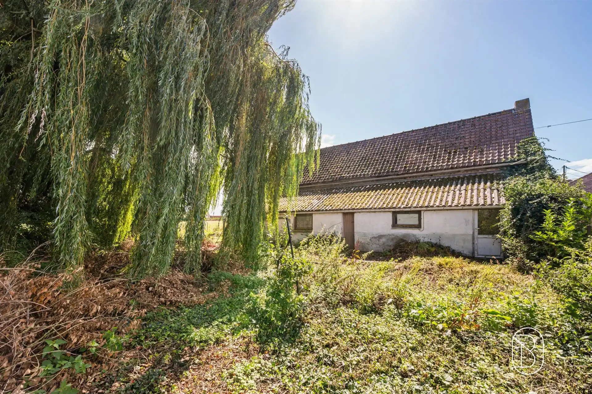 Volledig te renoveren woning, veel potentieel! foto 29
