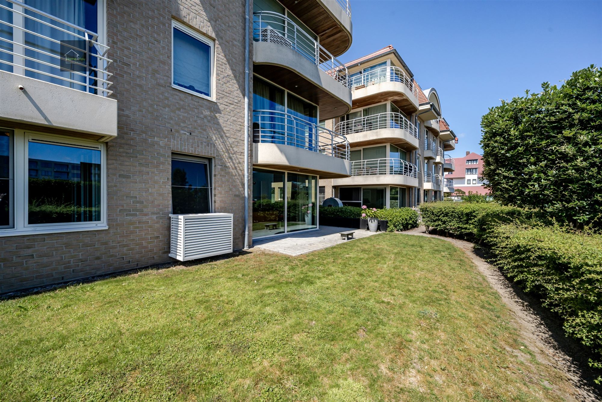 Instapklaar ruim gelijkvloersappartement met tuin! foto 14