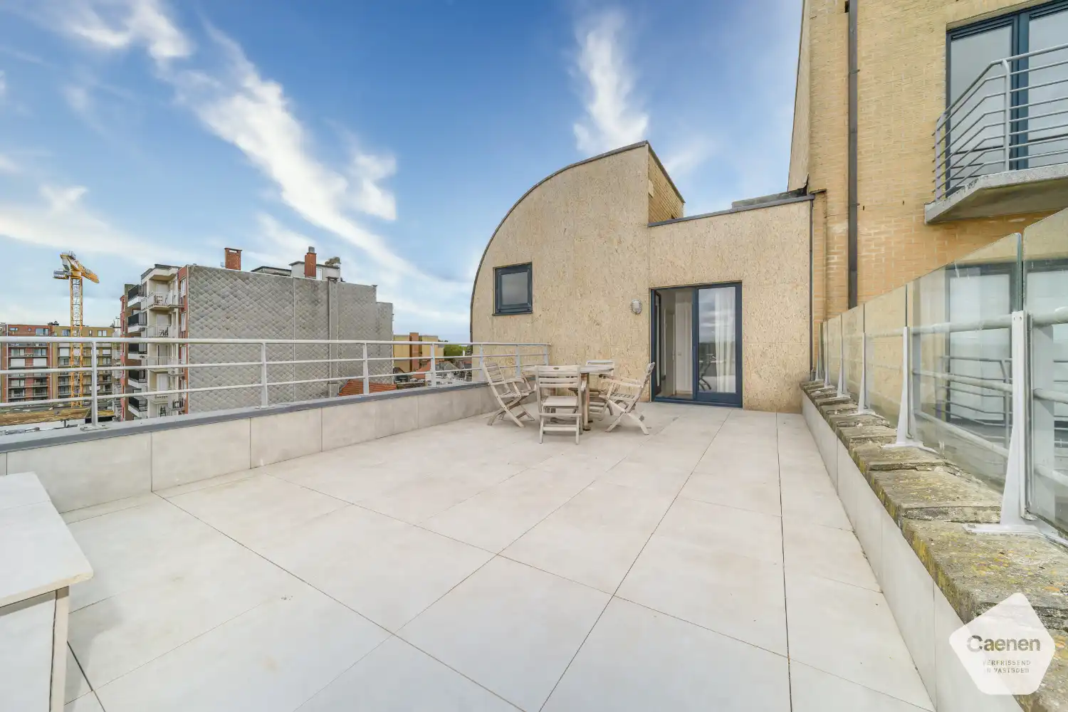 Instapklaar penthouse met ruim zonneterras en lateraal zeezicht foto 17