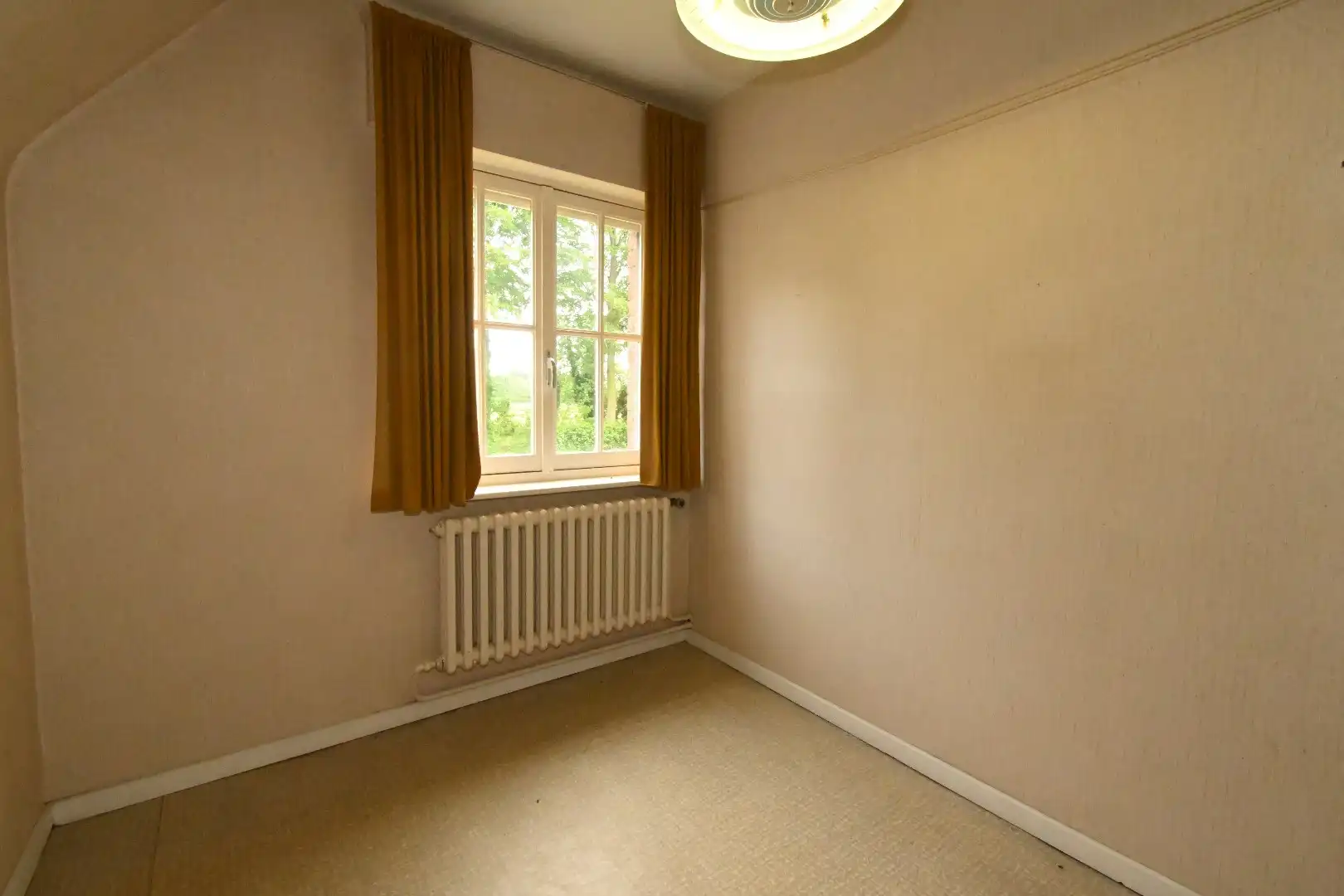 Alleenstaande woning met garage en tuin  foto 22