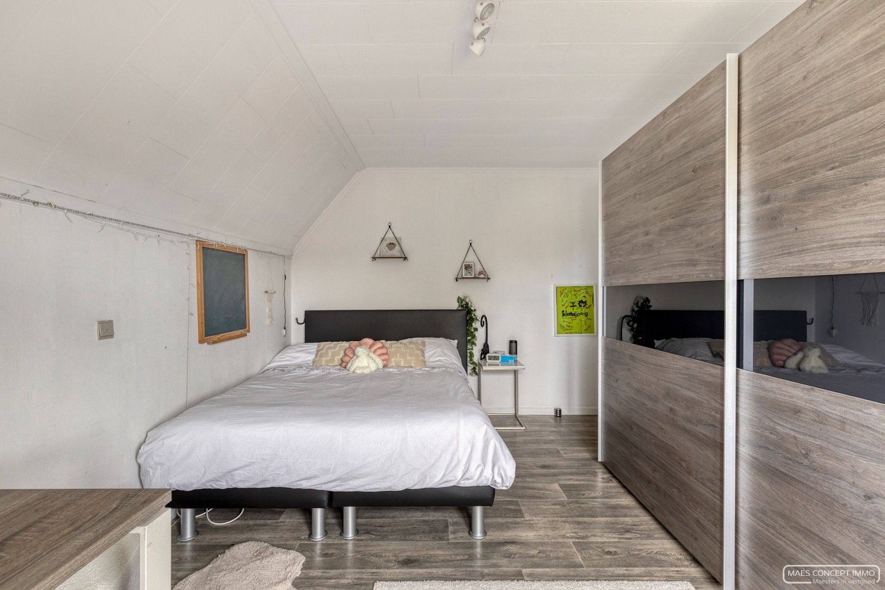 Ruime woning te koop te Waregem op strategische ligging foto 14