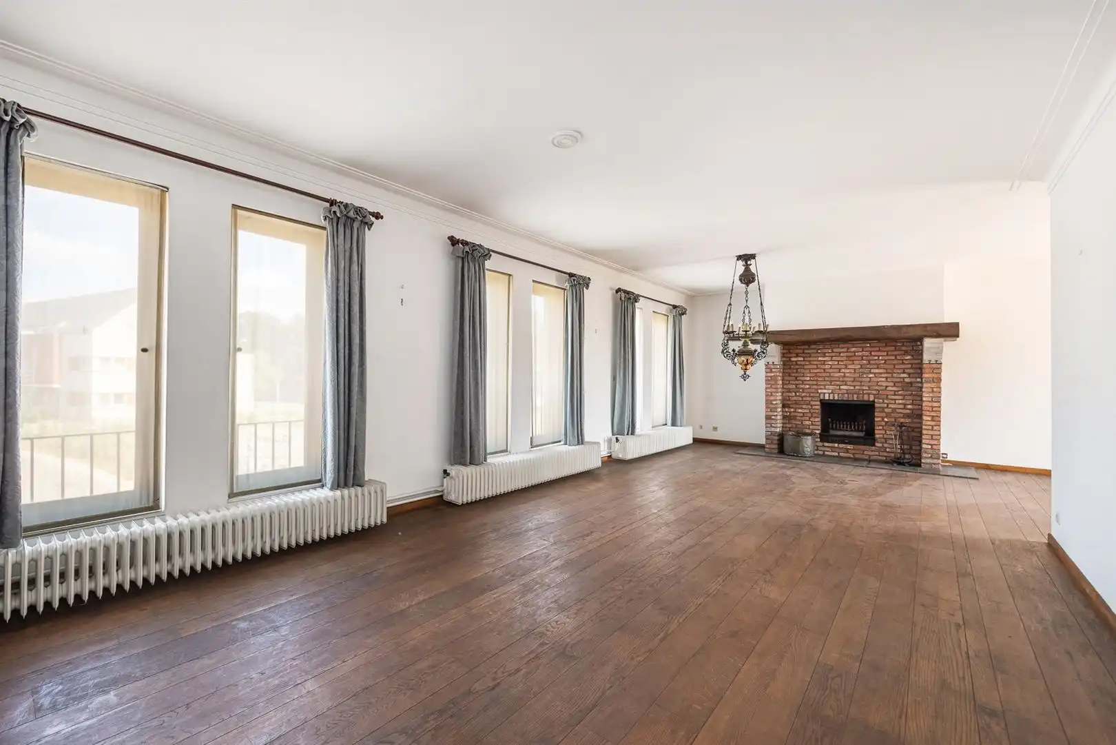 Grote woning in de dorpskern, met tuin en achter-uitweg. 'Must-see'! foto 7