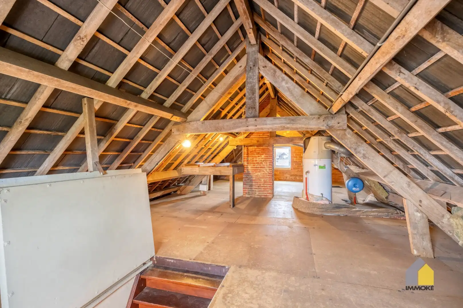 Neeroeteren: Op te frissen, vrijstaande woning op 8 a 53 ca met 5 slpks. foto 25