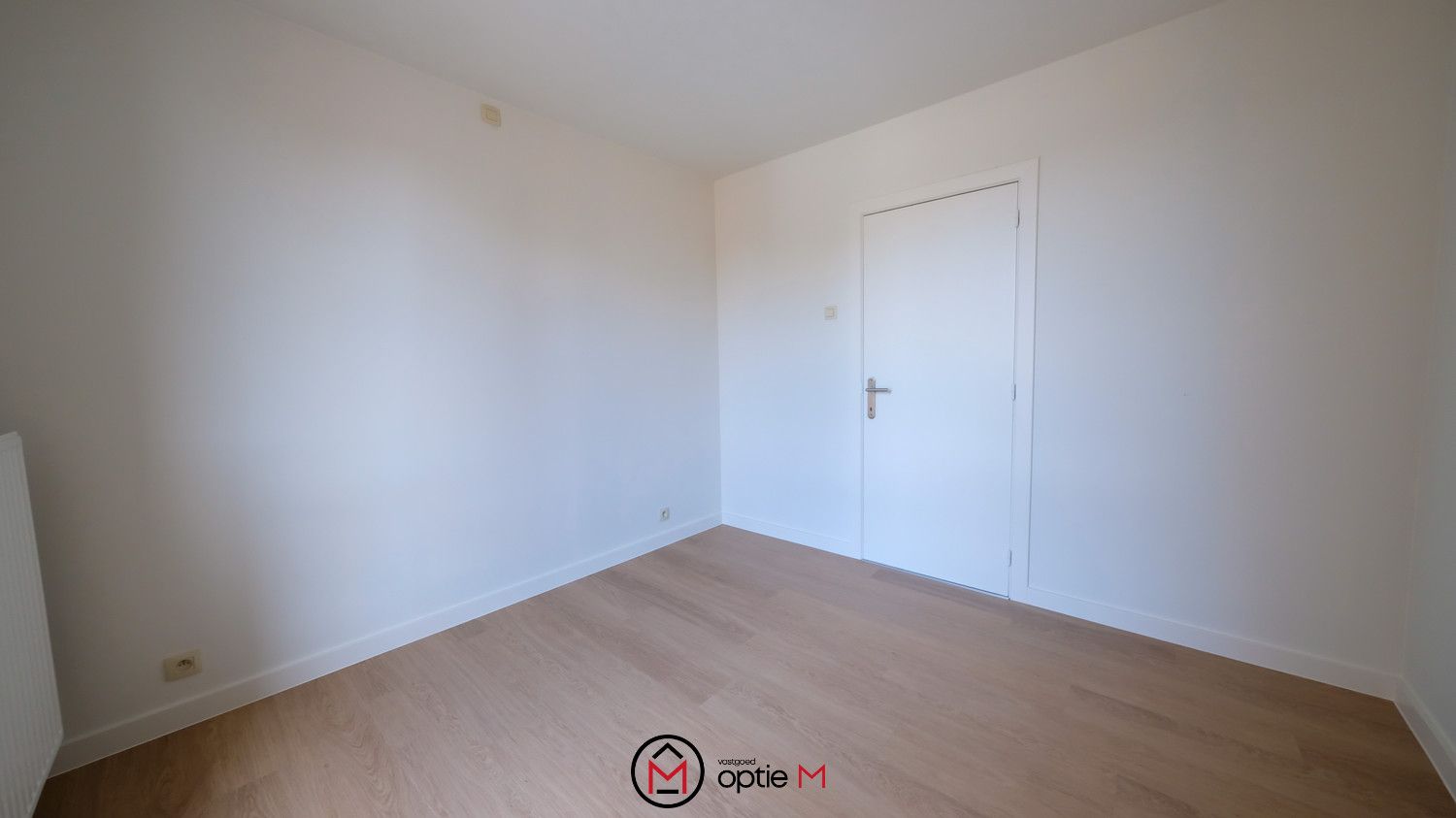 RUIM APPARTEMENT MET 3 SLAAPKAMERS, TERRAS EN GARAGEBOX foto 9
