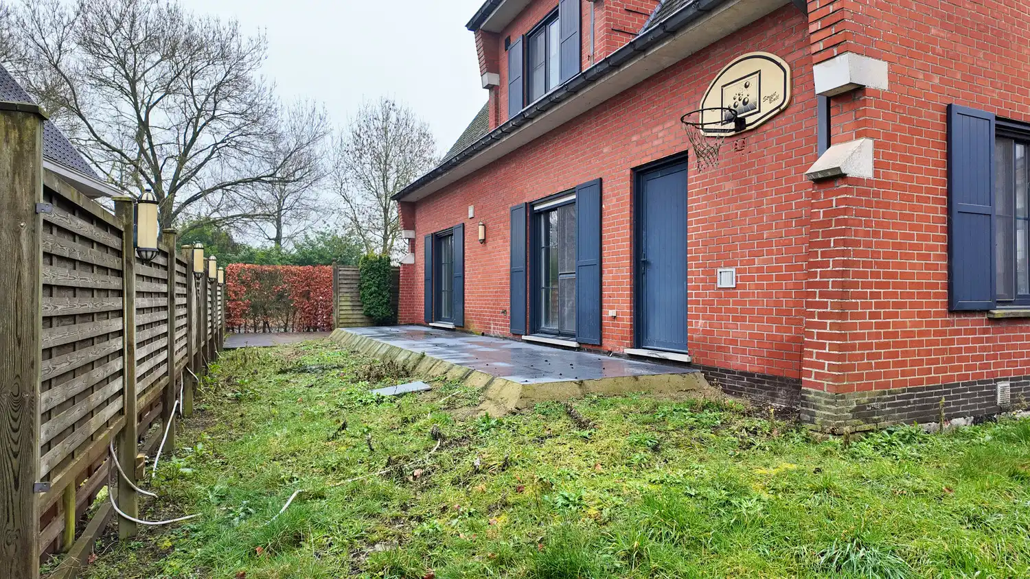 Zonnig en rustig gelegen alleenstaande woning te Eeklo! foto 9