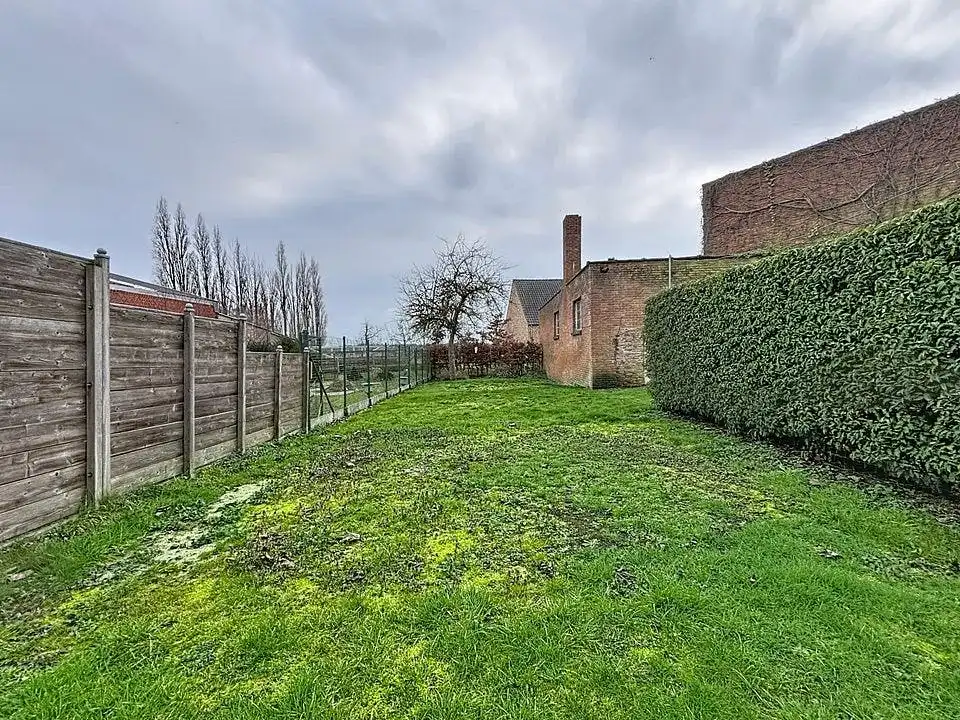 Te renoveren huis te koop in centrum Wuustwezel foto 20