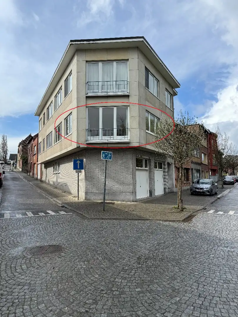 knus hoekappartement met kelderberging foto {{pictureIndex}}