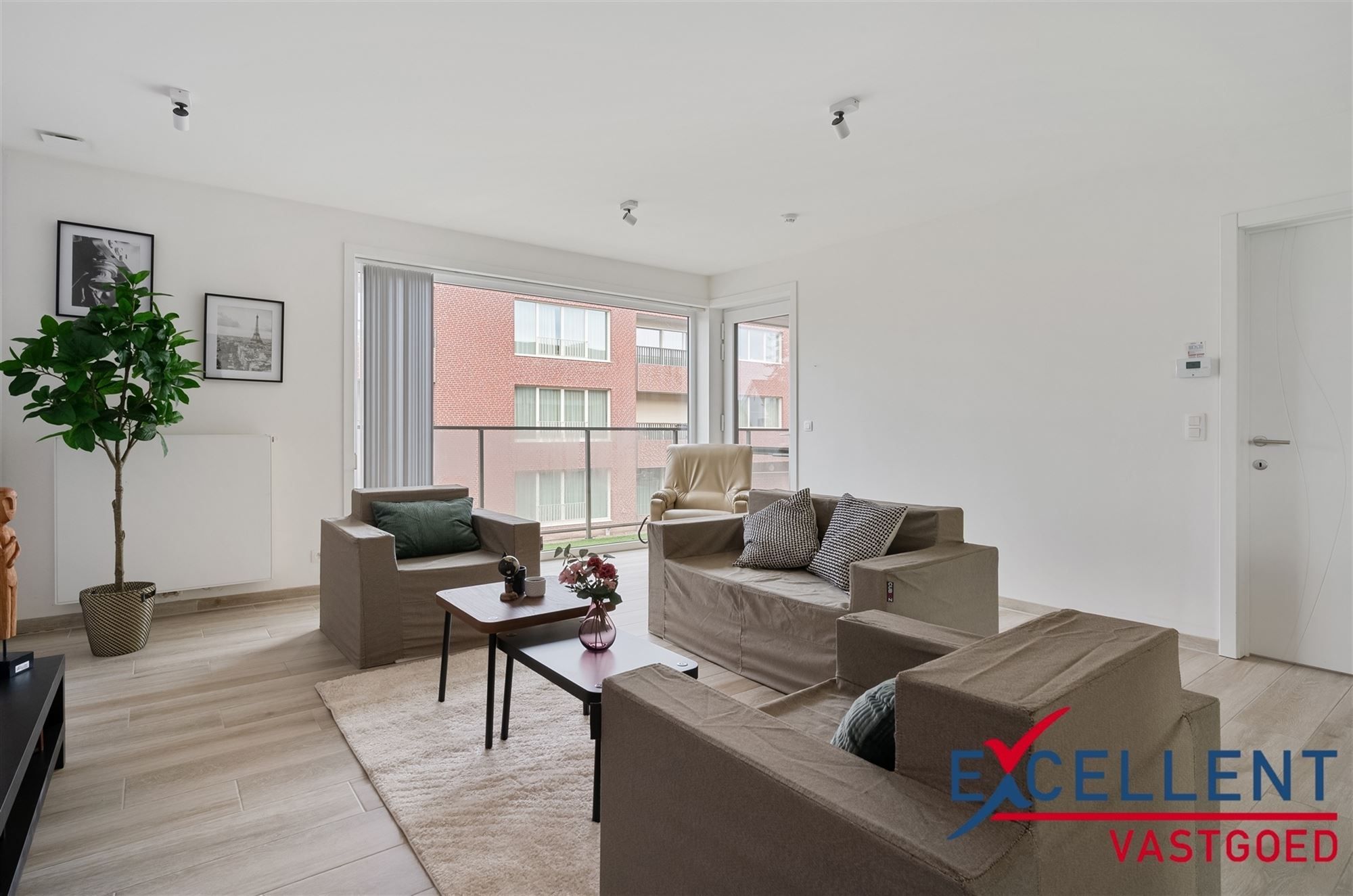 Zeer ruime service flat te koop Hof Van Rekkelinge Deinze! foto 2