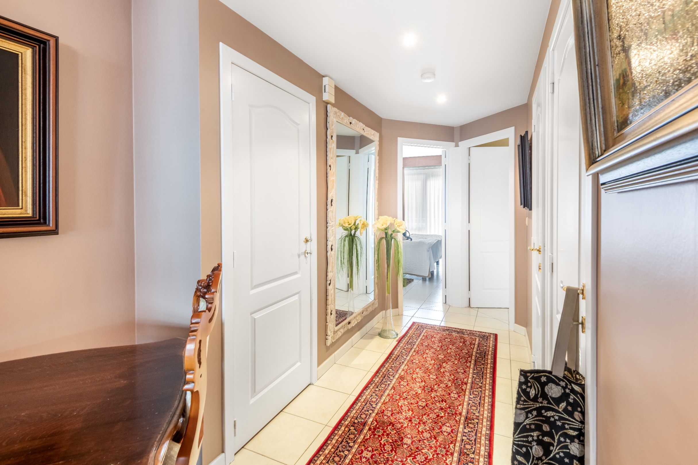 Zeer centraal gelegen, ongemeubeld appartement in de Dumortierlaan op enkele stappen van de Lippenslaan en de Zeedijk. foto 10