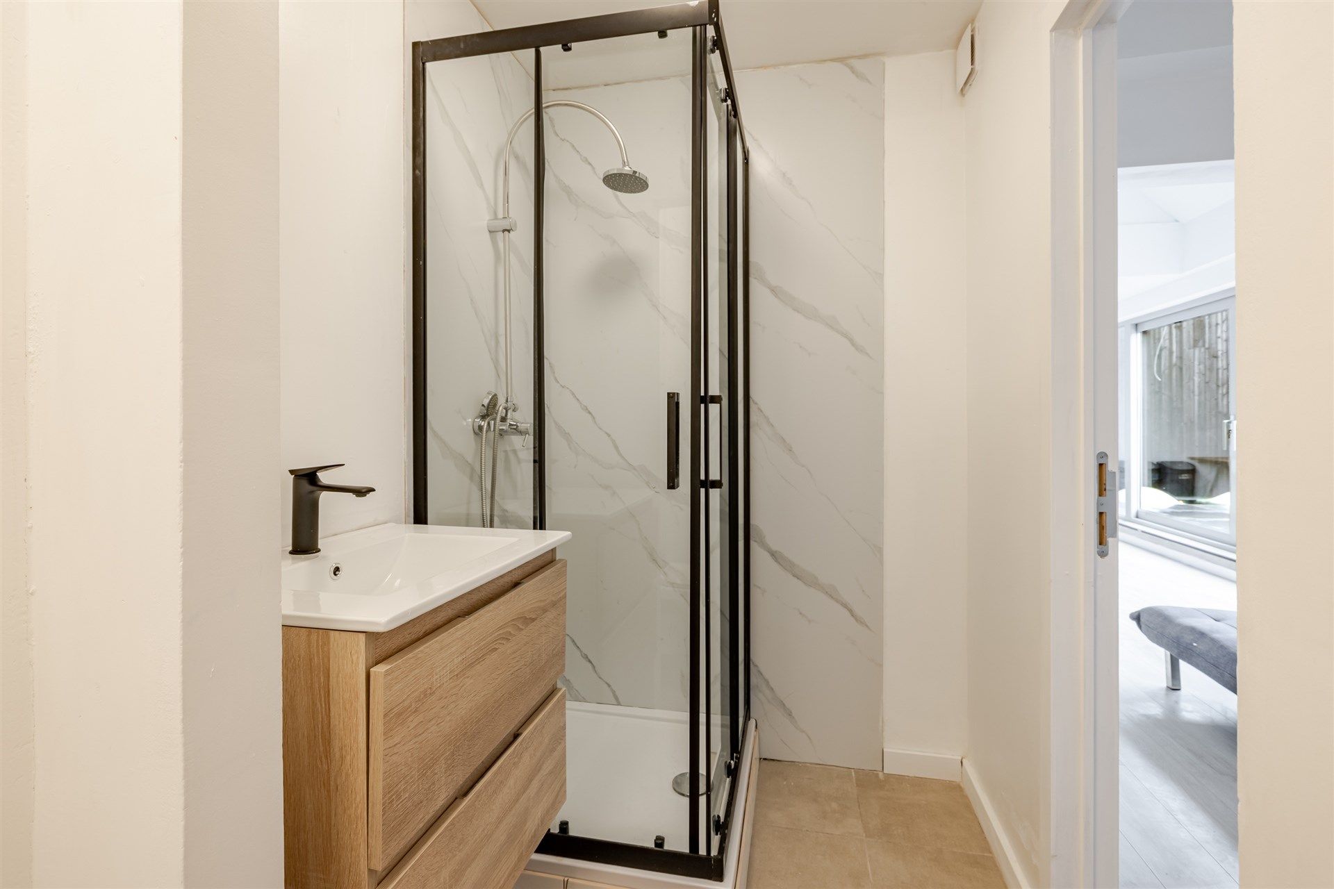 Instapklaar appartement (4 slaapkamers) in hartje Melle foto 8