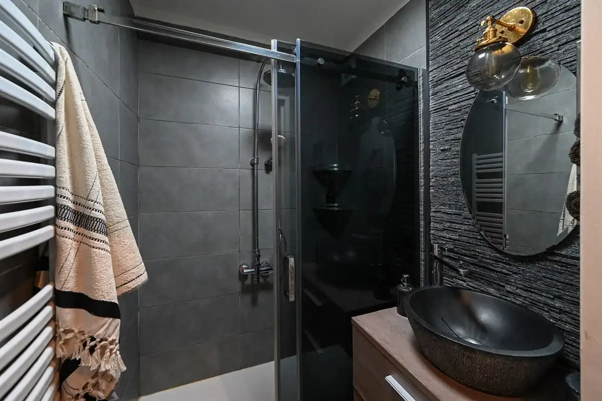 Gerenoveerd appartement op geliefde locatie foto 15