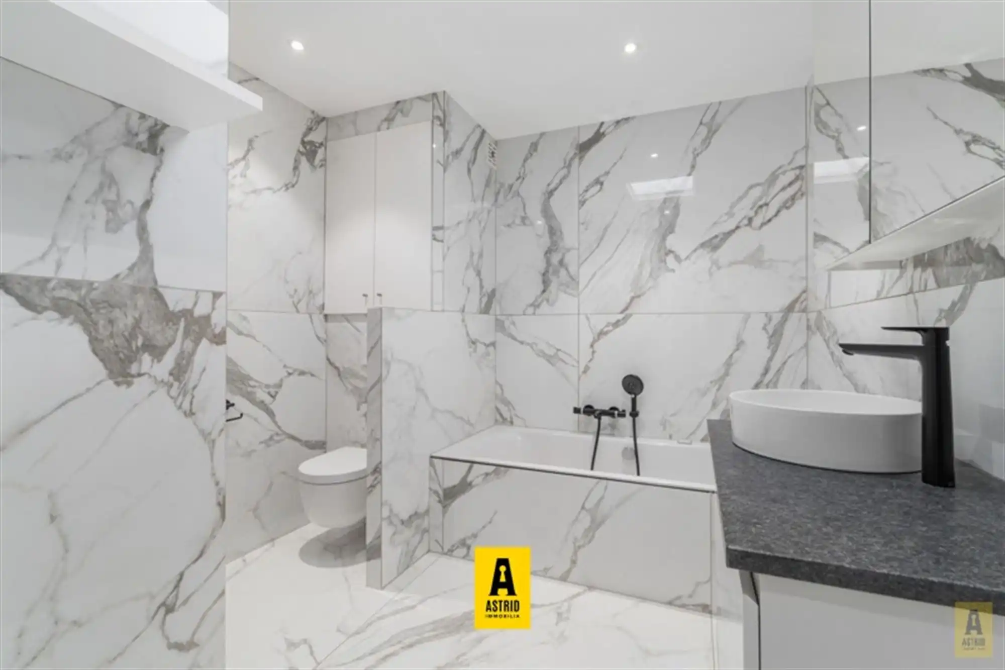 Perfect instapklaar appartement met zonneterras aan zee! foto 16