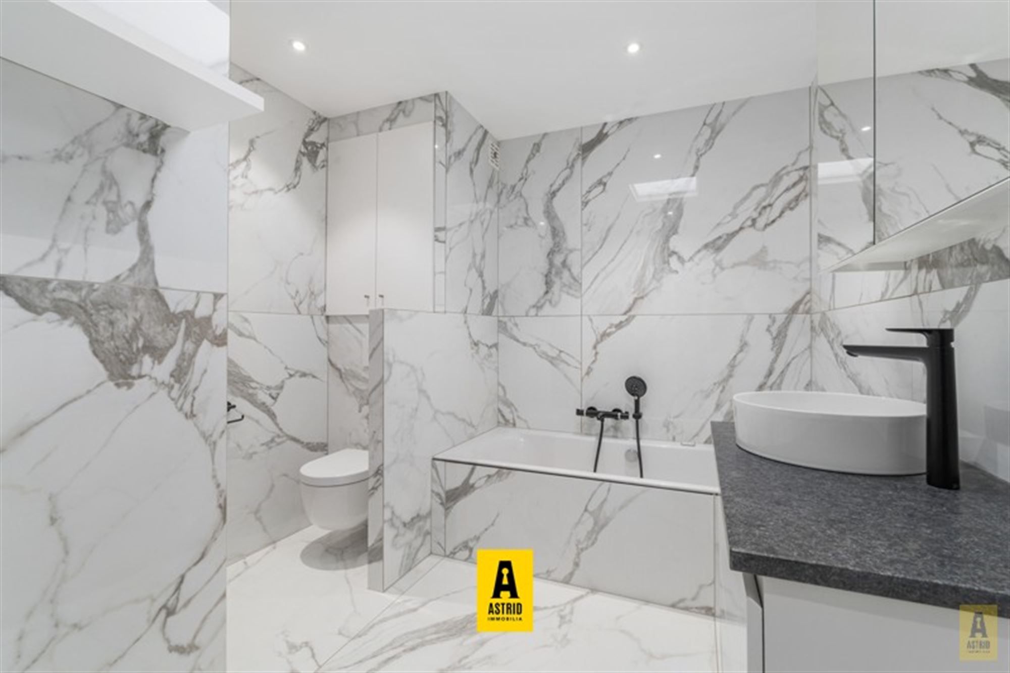 Perfect instapklaar appartement met zonneterras aan zee! foto 16