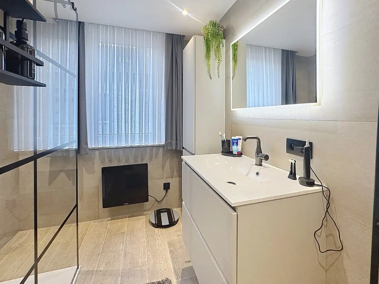 Instapklare gezinswoning met 4 slaapkamers, zonnepanelen met mogelijkheid van een overzolderde garage in Gistel foto 10