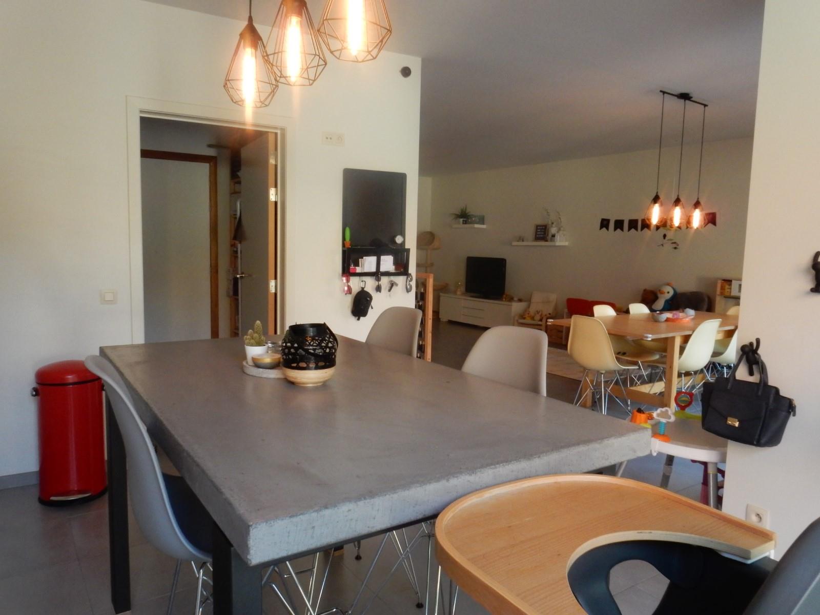 Instapklare gezellige rijwoning in centrum van de stad met binnentuin en garage foto 4