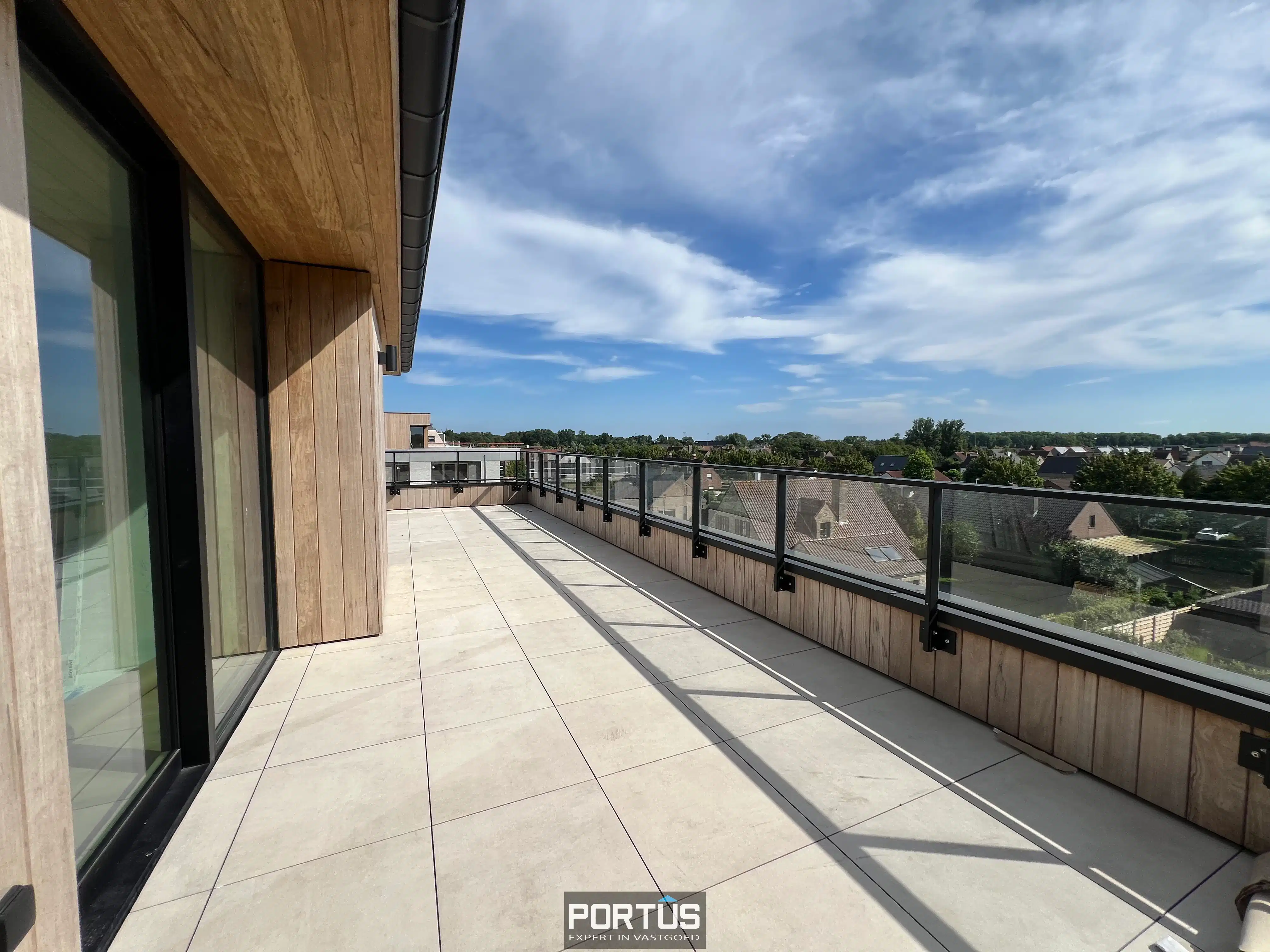 Instapklaar nieuwbouwappartement te koop met 3 slaapkamer in Residentie Portanic te Nieuwpoort foto 3