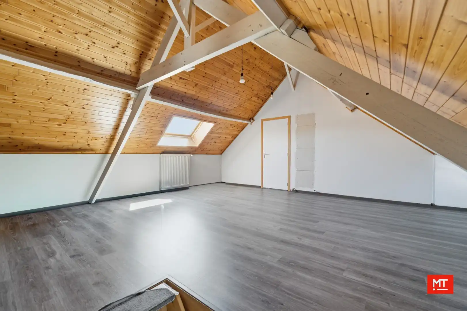 Ruime, instapklare woning met loods in het centrum van Wervik foto 28
