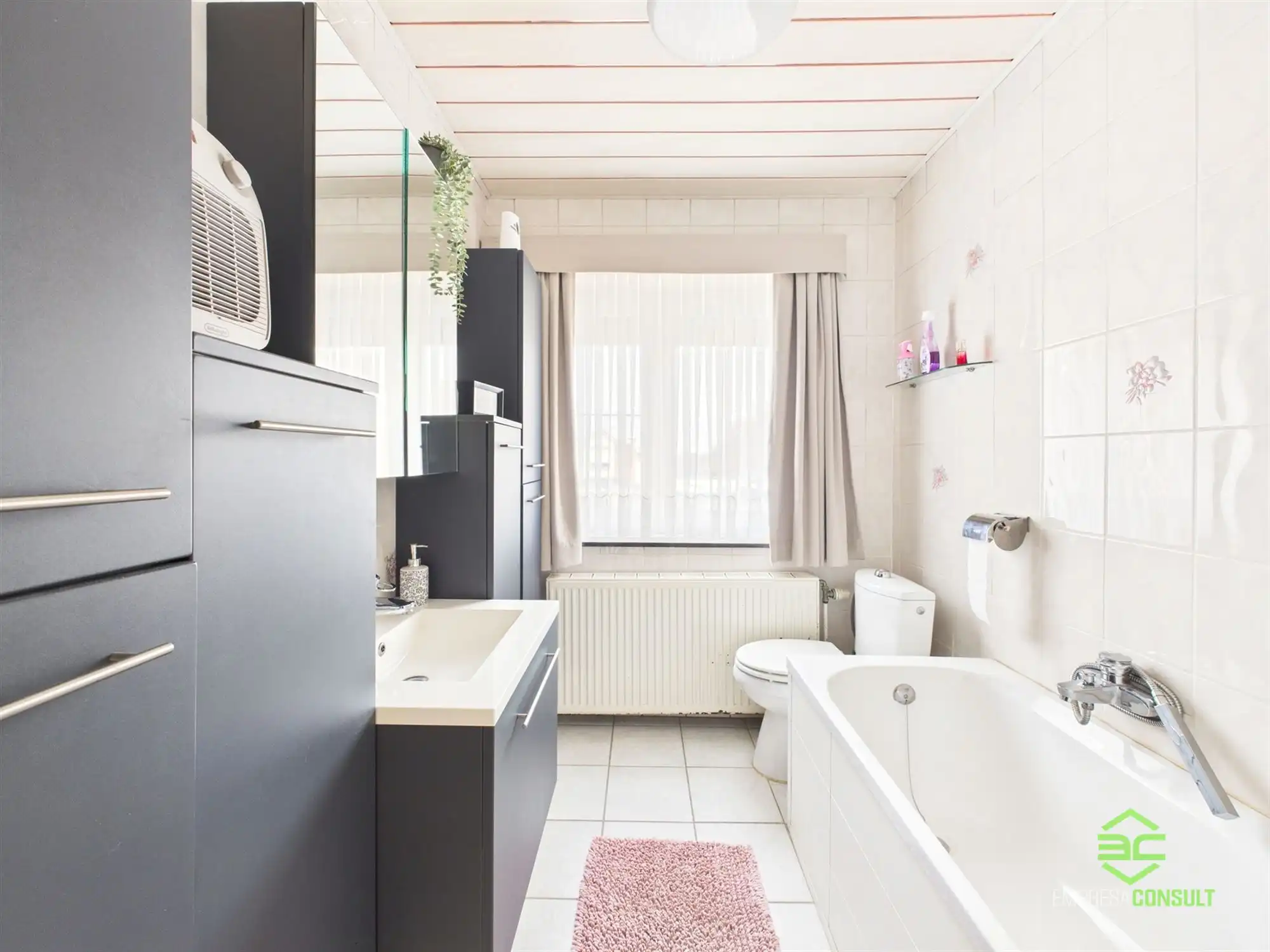 Gezinswoning met 3 slpk op 10a68ca in het centrum! foto 12