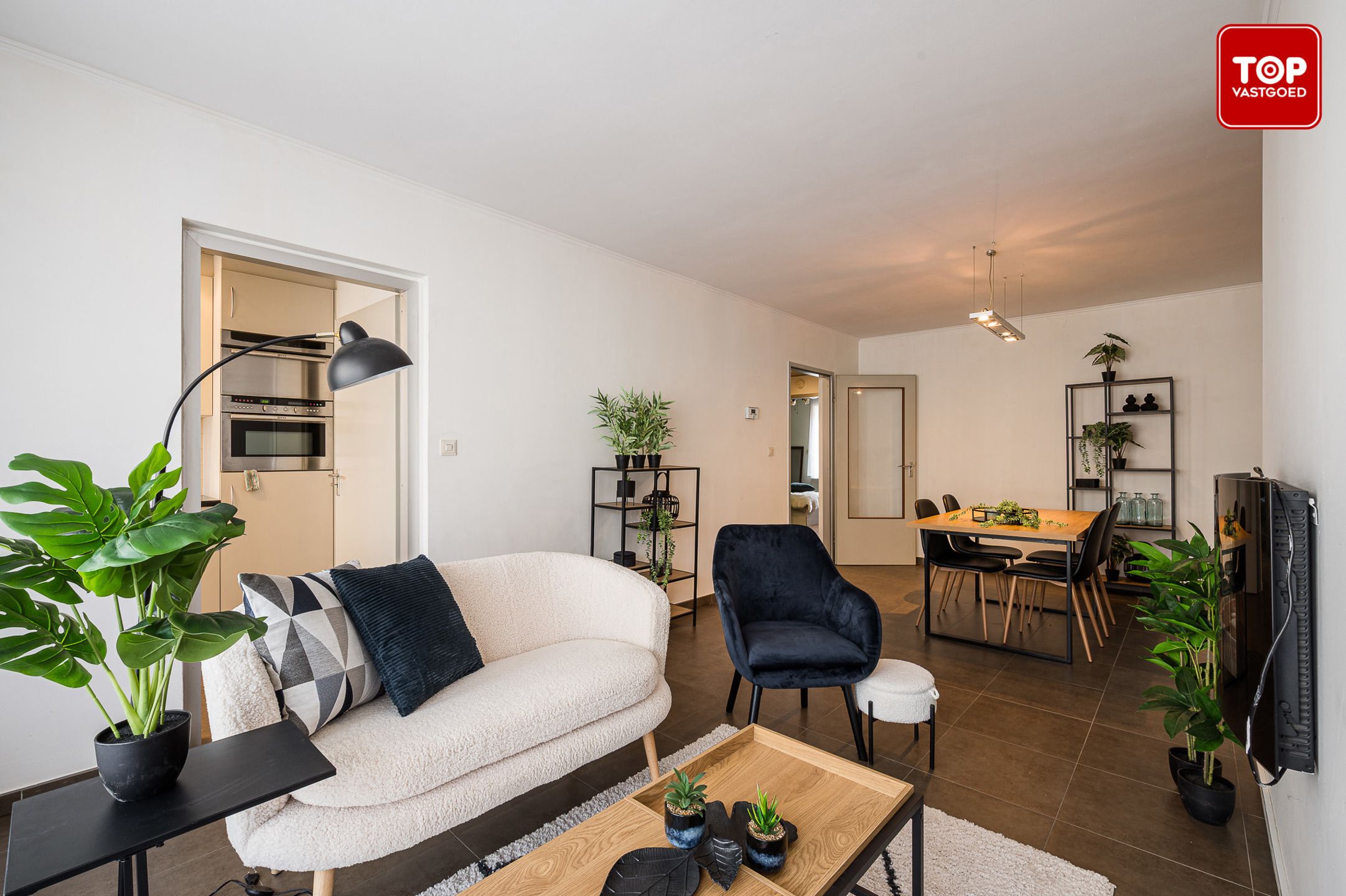 Instapklaar appartement met 2 slaapkamers en 2 terrassen  foto {{pictureIndex}}