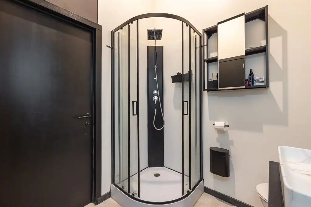 Recent gerenoveerd gelijkvloers met terrasje foto 9