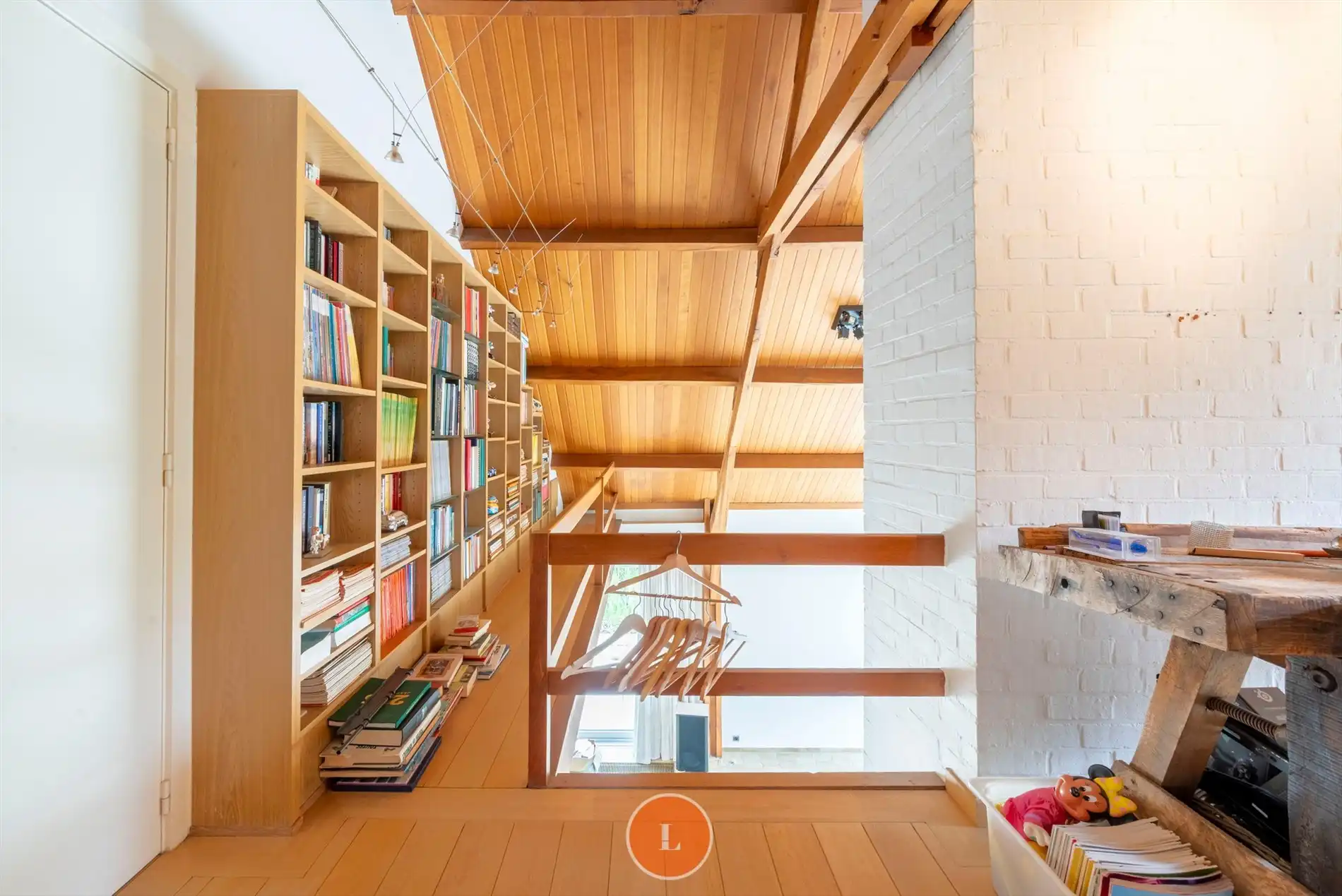 Villa met praktijkruimte en vijver op 1349m² foto 12