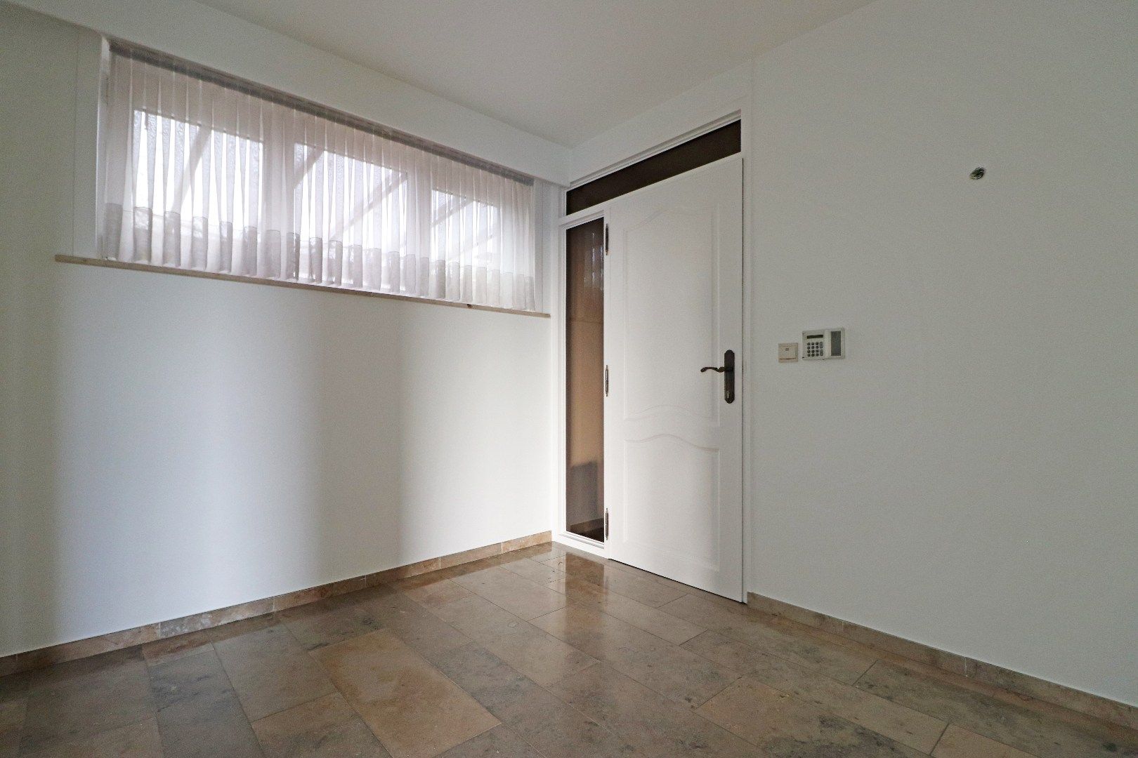 Zeer ruim appartement met prachtig vergezicht foto 3