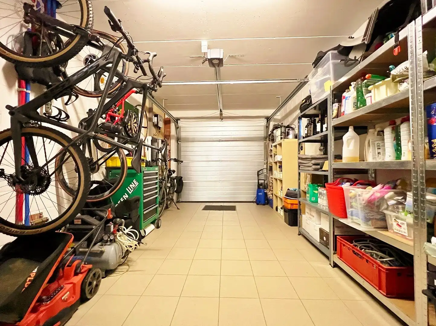 Zeer recente rijwoning met garage en zonnige tuin  foto 7