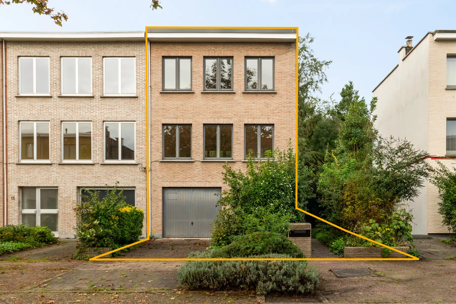 Nieuwe thuis: bel-etage met 3 slaapkamers en garage foto {{pictureIndex}}