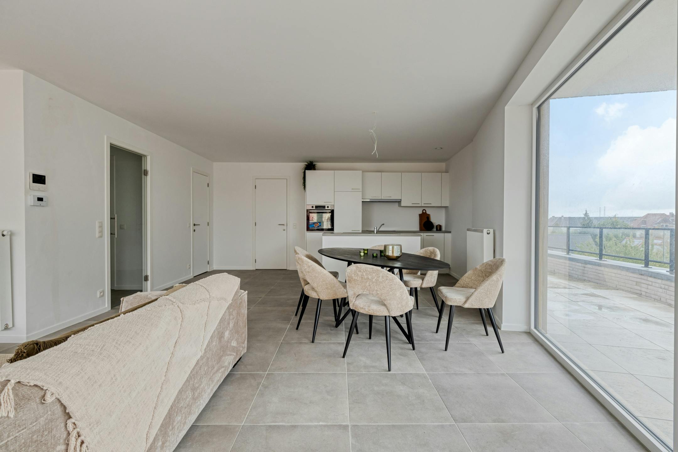 Ruim dakappartement met 3 slaapkamers in Staden! foto 2