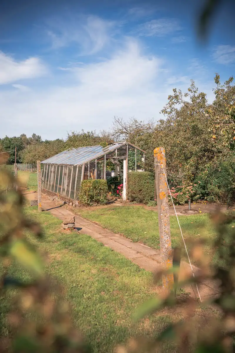 Idyllische hoeve op 1hA grond vol potentieel foto 42