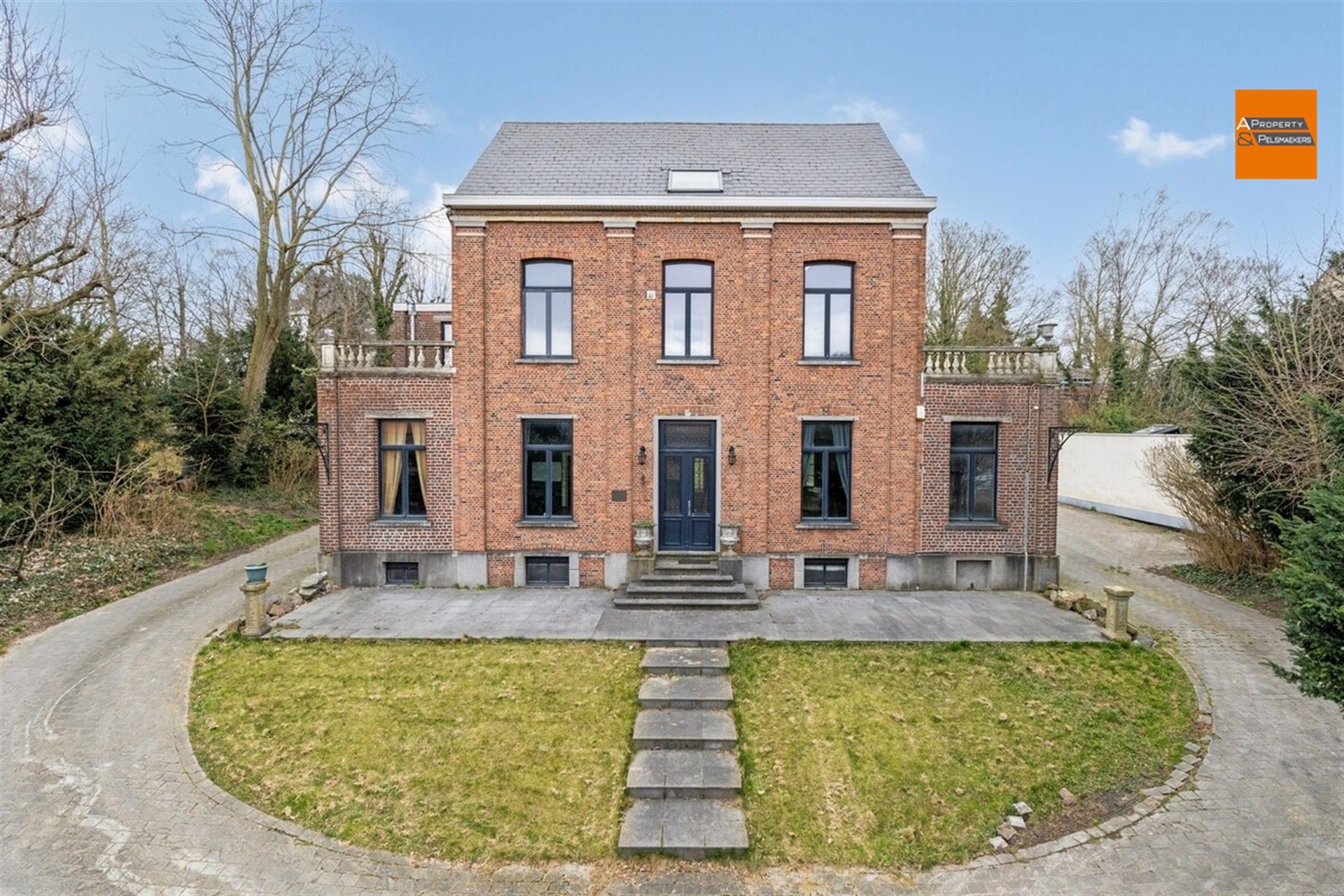 Kantoorruimte met woonst  in een ruime herenhuis met 6 slpk op 17 are in Machelen  foto 2