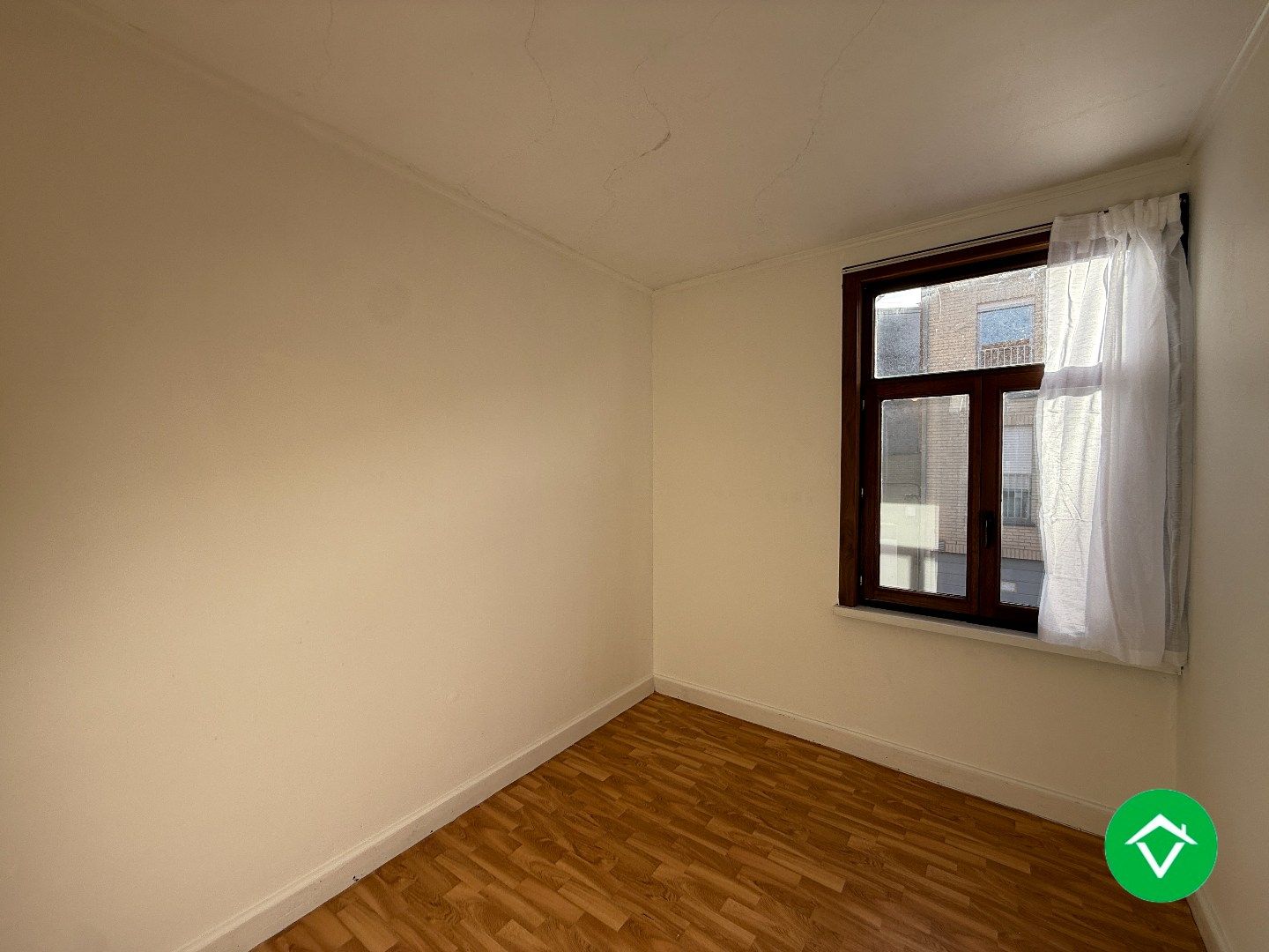 Woning met 3 slaapkamers en koer te centrum Roeselare foto 13