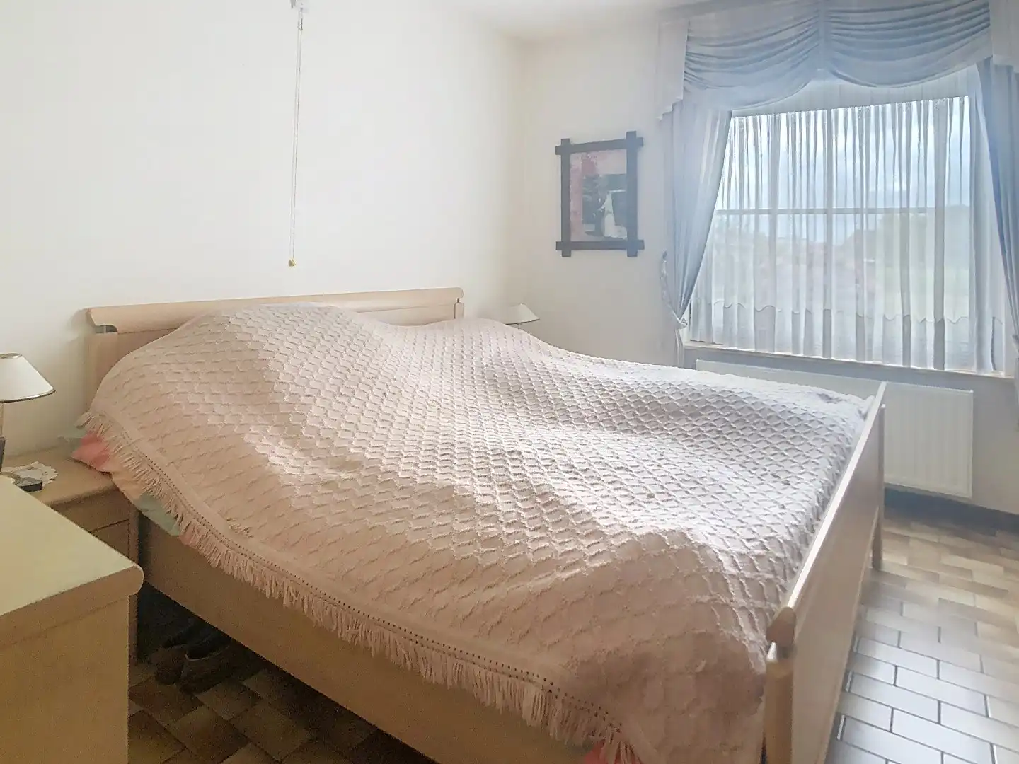 Alleenstaande woning met 3 slaapkamers,  inpandige garage, op 1744m² en zicht op de velden foto 15