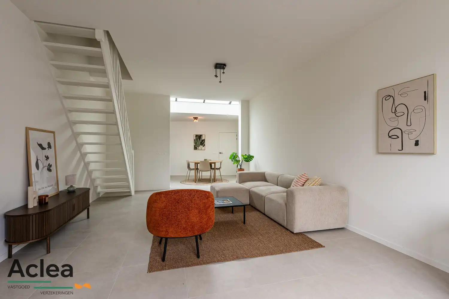 Stijlvol gerenoveerde woning met tuin en parkeerplaats foto 8