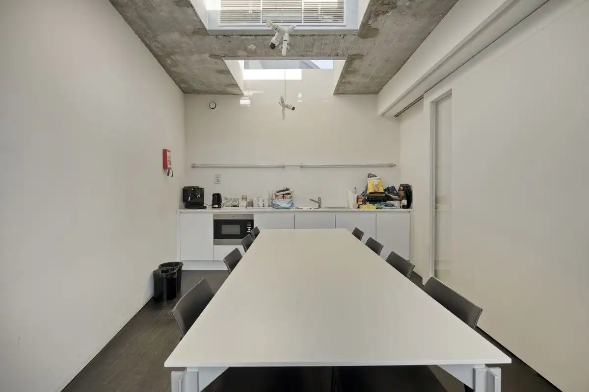 Exclusieve polyvalente ruimte op een strategische toplocatie in loftstijl foto 25