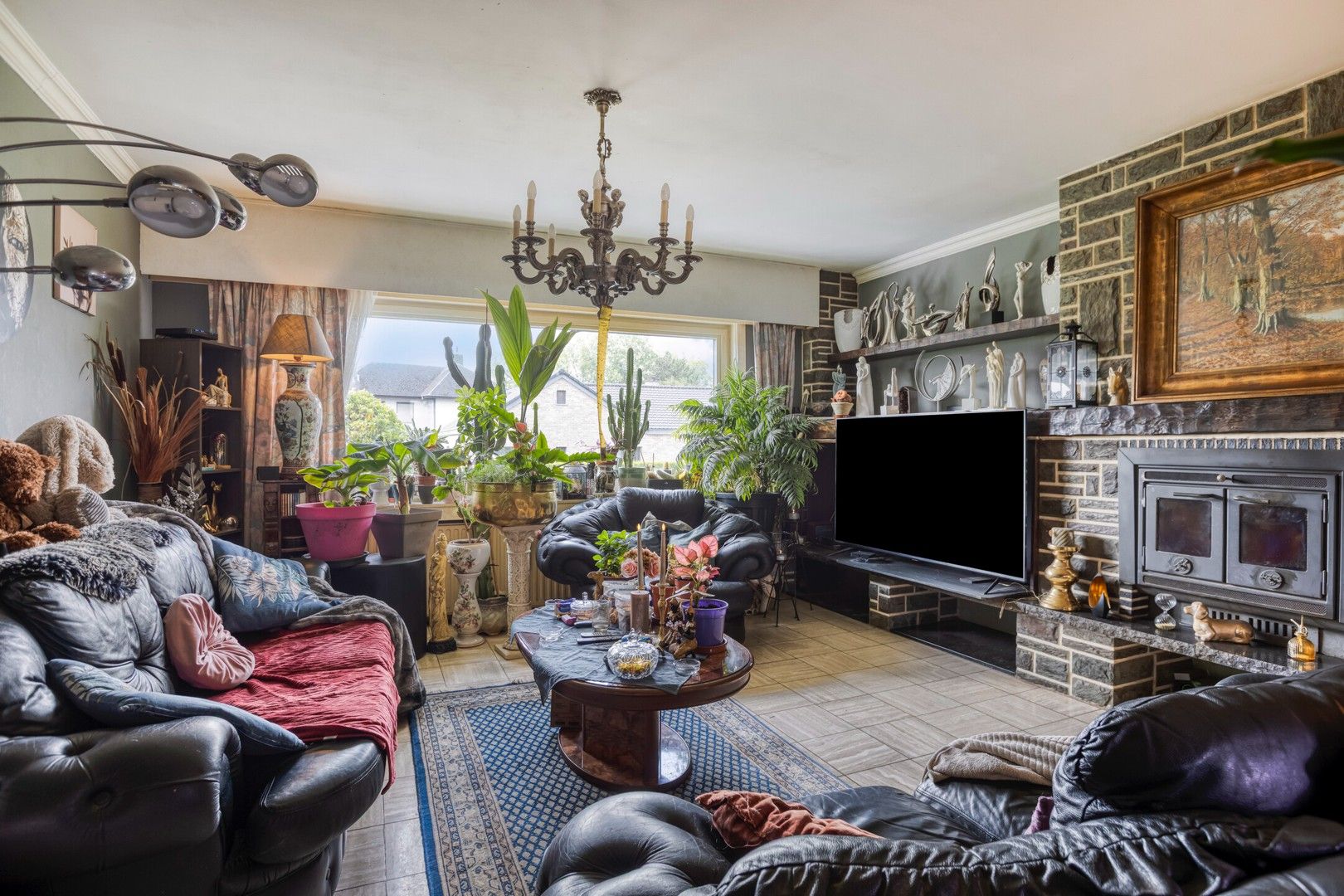 Ruime alleenstaande villa met garage, zonnig terras en tuin op 899 m² foto 2