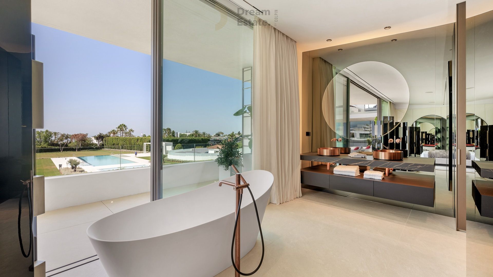 Top notch villa langs de Golden Mile met zicht op zee, Marbella. foto 20
