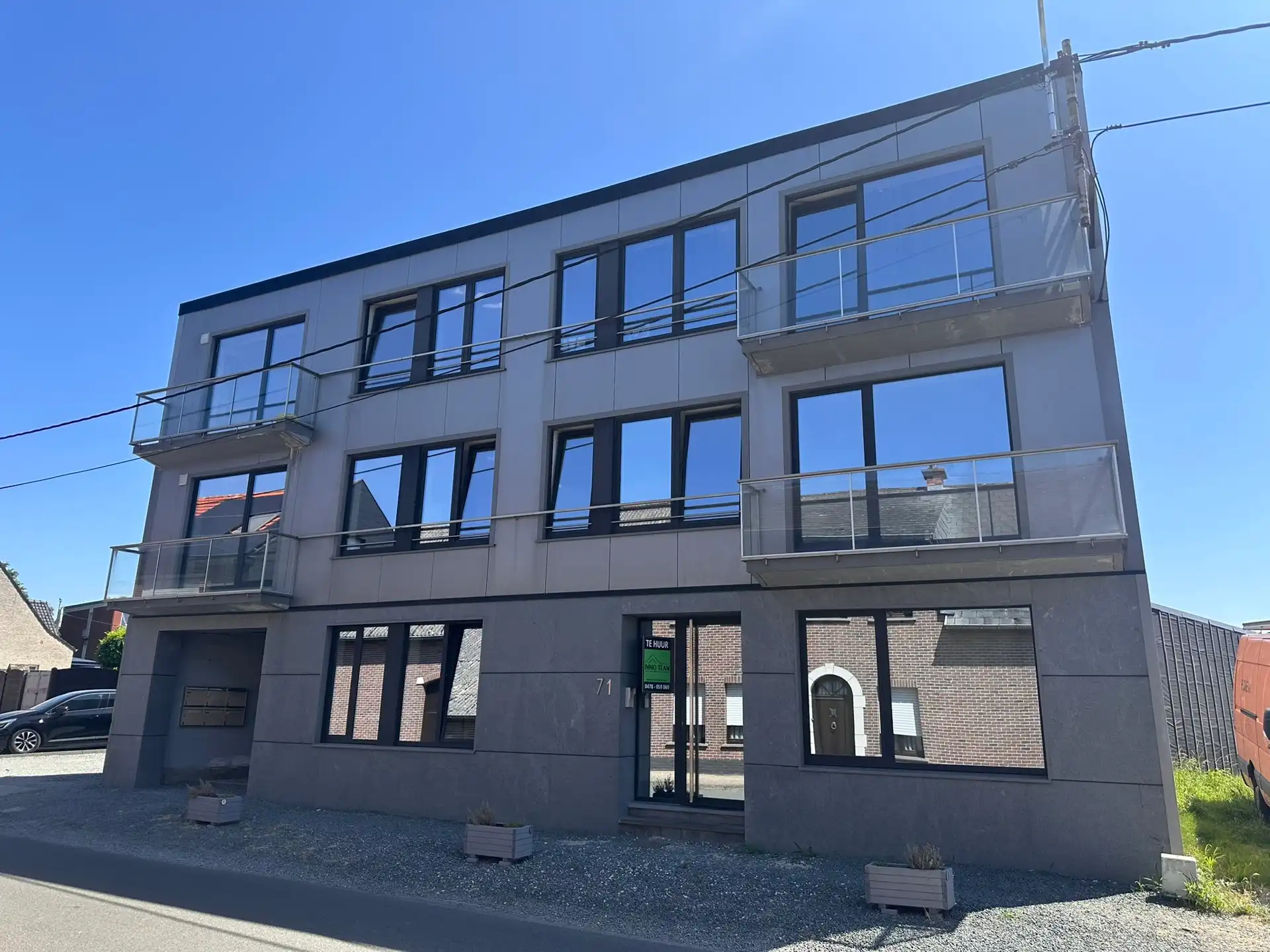 GEZELLIG APPARTEMENT MET TERRAS EN GARAGE foto {{pictureIndex}}