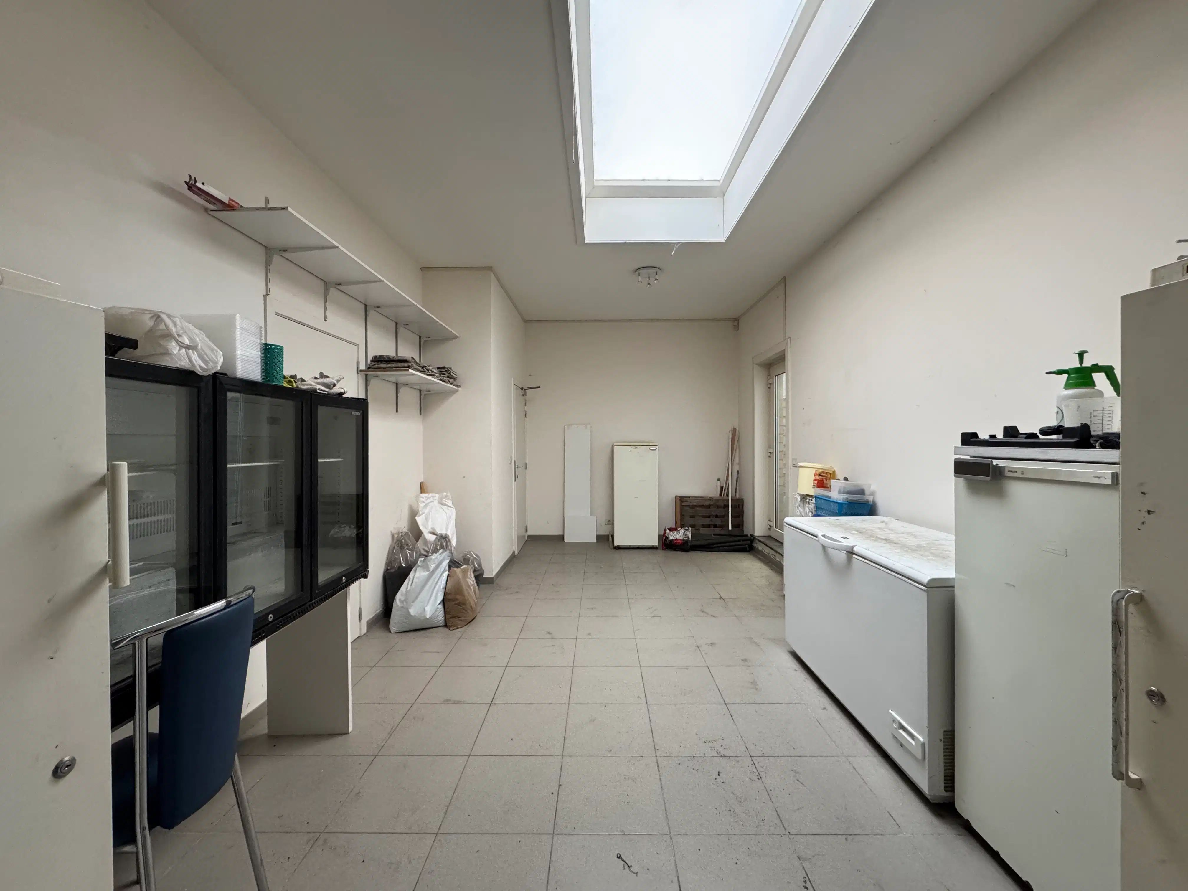 Handelsgelijkvloers 148m² + kelder 65m² foto 10