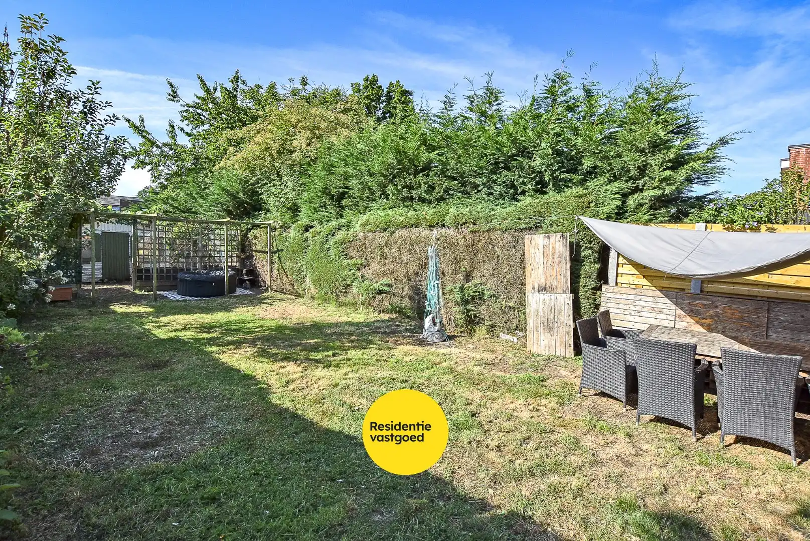 Woning met 4 slaapkamers en garage in centrum Diksmuide! foto 16