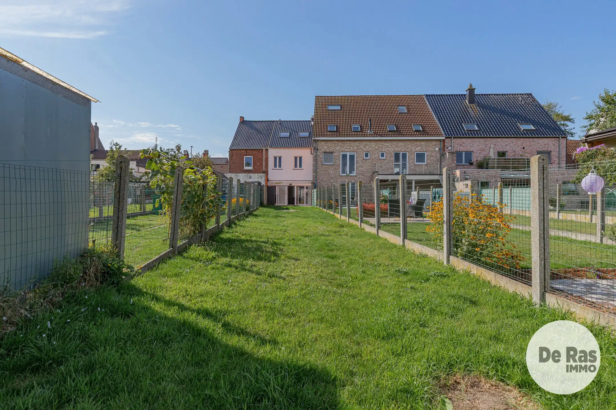 AALST - Totaal gerenoveerde woning in een doodlopende straat foto 2