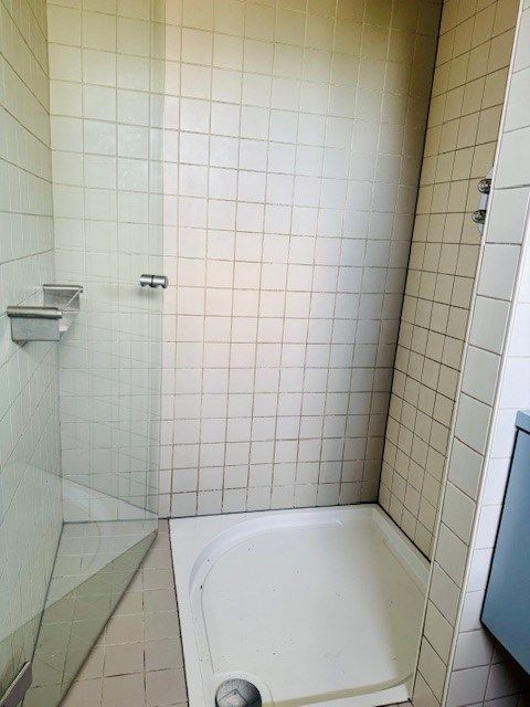 Ruim appartement op de eerste en tweede verdieping foto 9