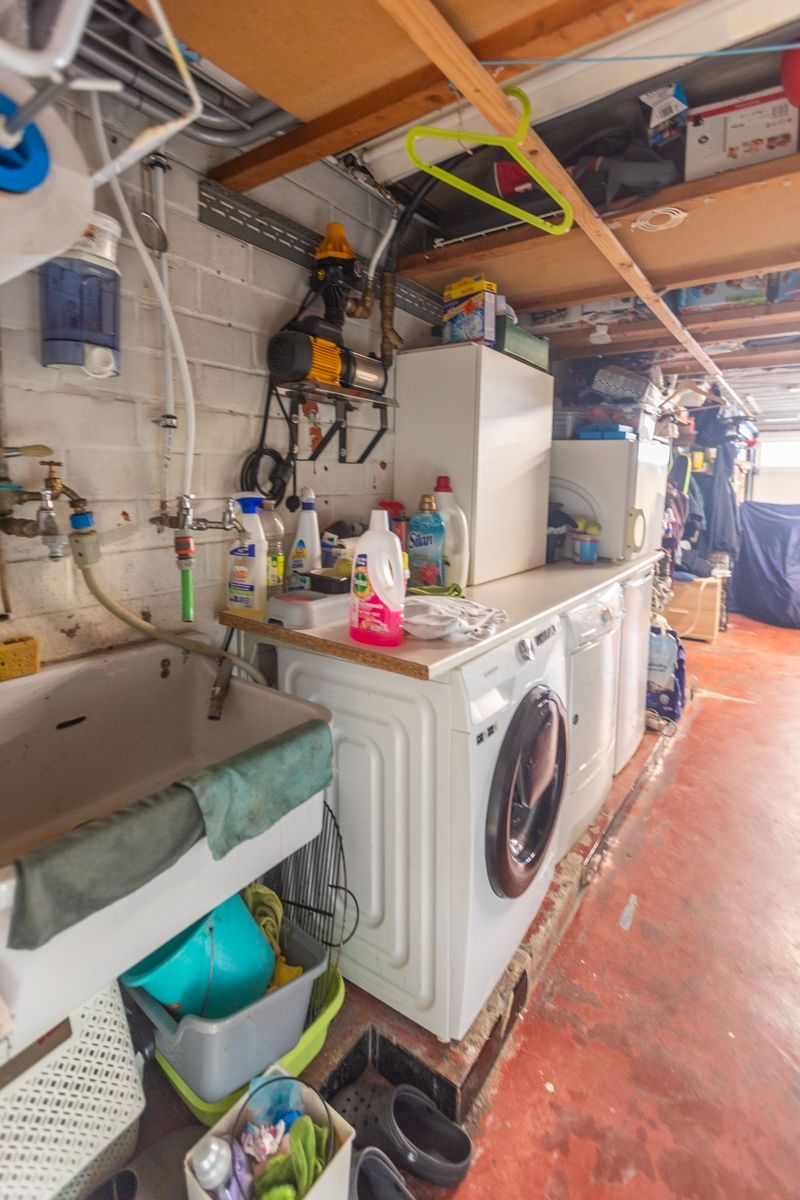 Residentieel gelegen, ruime woning met 3 slaapkamers, bureau, ruime garage, gezellige tuin...(zonnepanelen, thuisbatterij, energielabel C...) foto 21