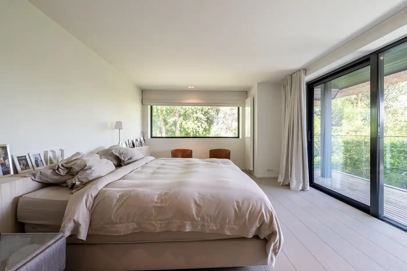 Recent gebouwde villa voorzien van een luxe afwerking, grenzend in alle privacy aan het Zwin nabij de Oosthoek  foto 16