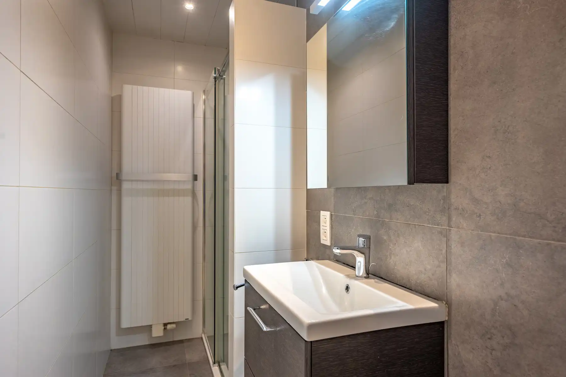 Gelijkvloers appartement met 2 slaapkamers, tuin/terras en garagebox! foto 8