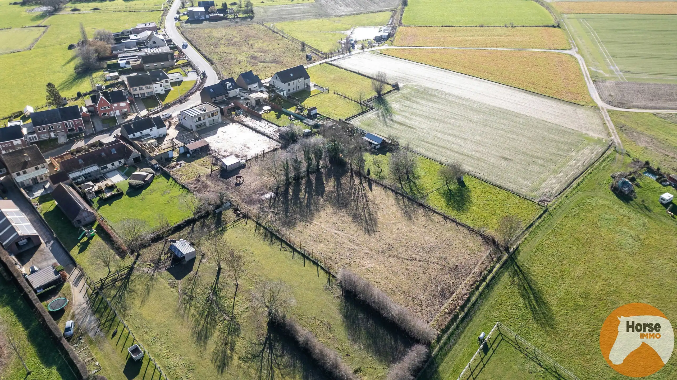 BAMBRUGGE – Landelijke woning met weide en schuur  foto 9