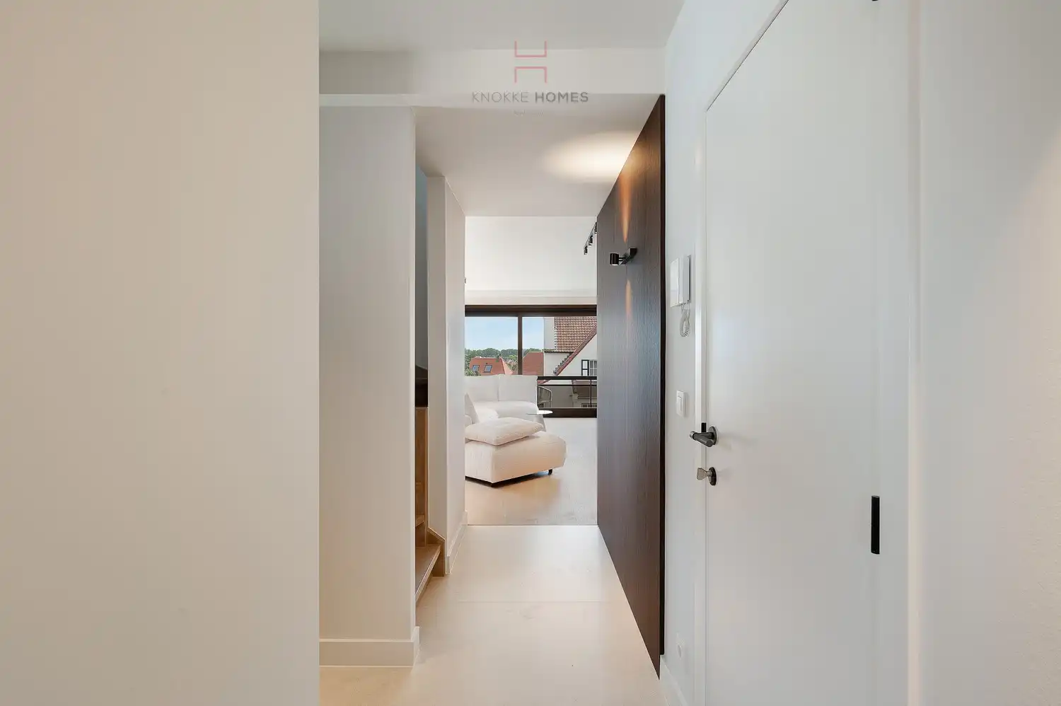 Prachtig gerenoveerd duplexappartement, gelegen op de hoek van een stijlvolle villaresidentie in de Jozef Nellenslaan. foto 9