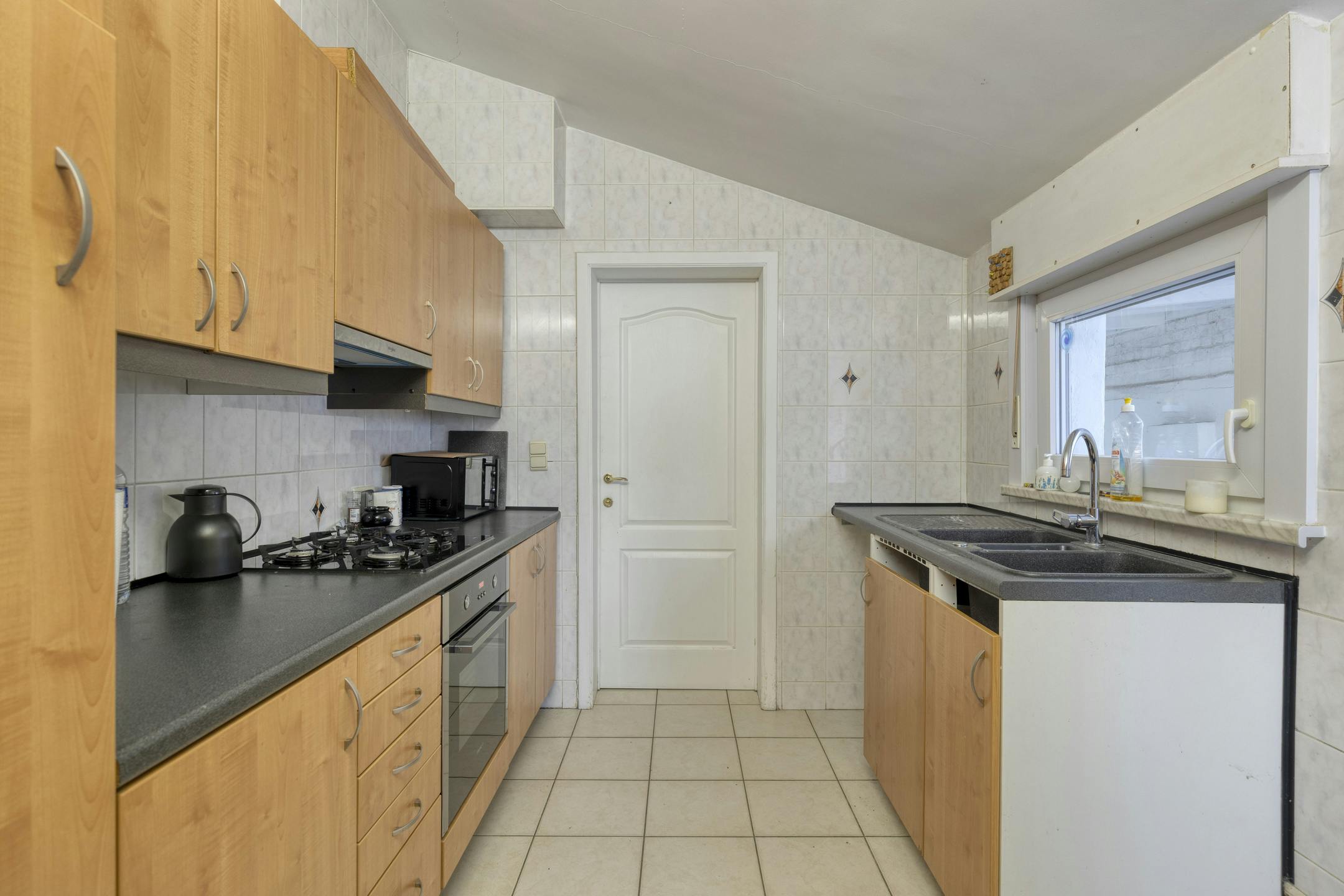 Instapklare woning met 3 slaapkamers en tuin te Veurne. foto 4