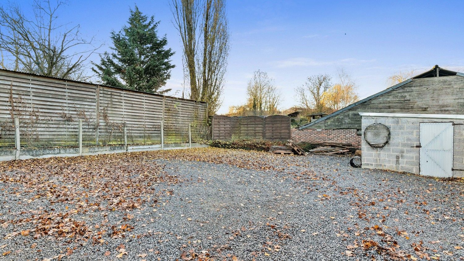 Woning met 2 slaapkamers, ruime garage en tuin foto 24