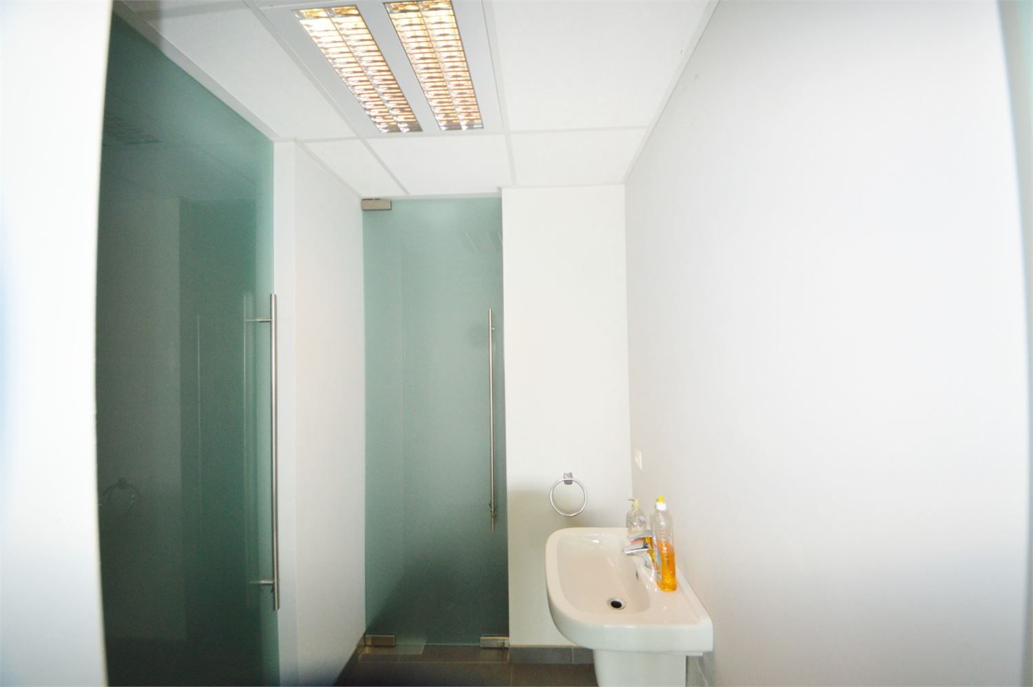 MODERN KANTOOR MET PARKING foto 10